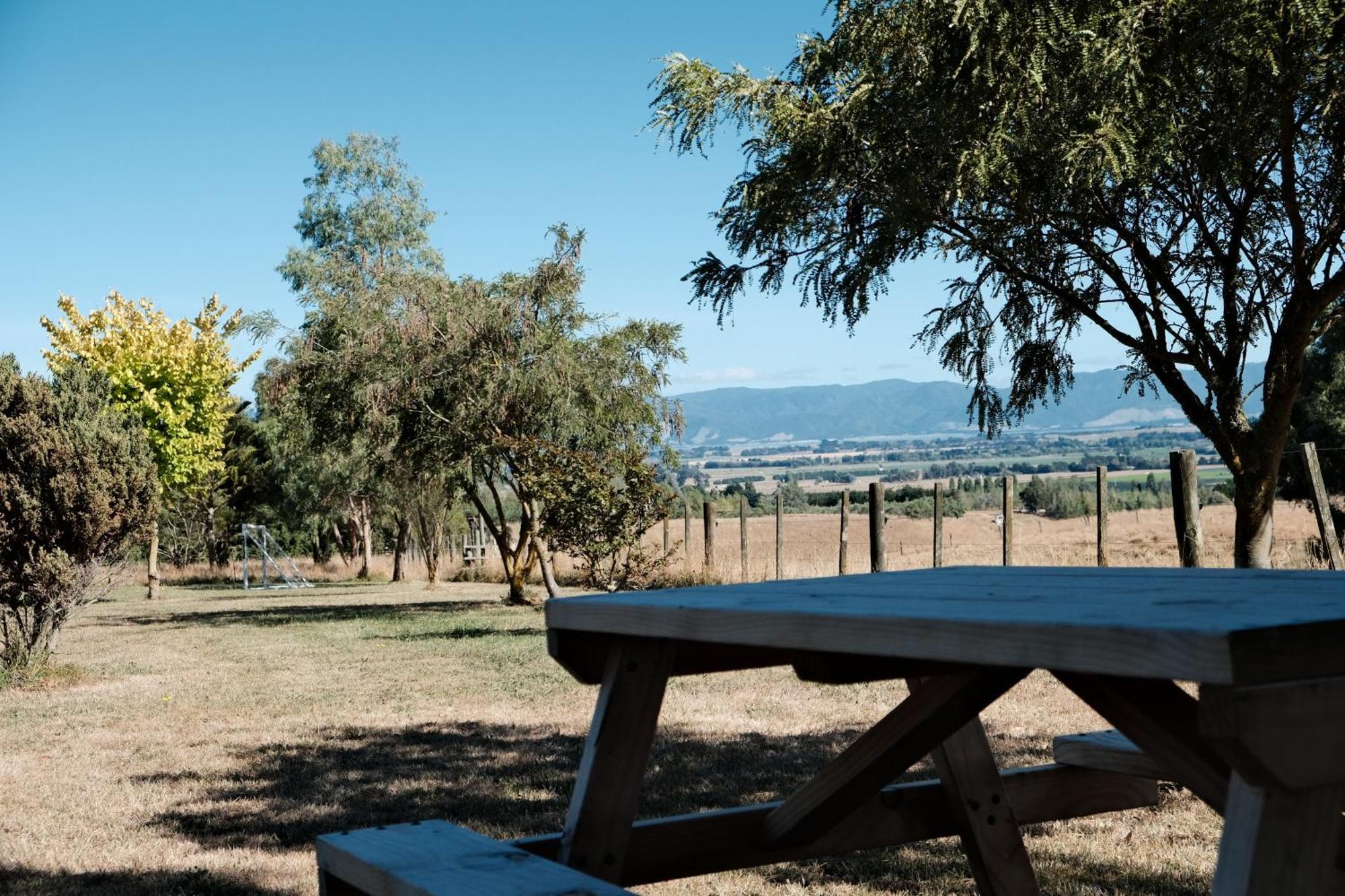 A Cabin With A Big View, Comfort And Tranquility, Close To Vines Martinborough Exteriér fotografie